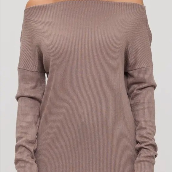 NWT AND Women's Off-Shoulder Sweater - Mocha - Picture 2 of 4